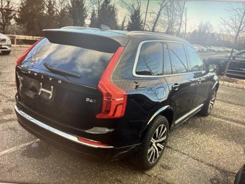 2024 Volvo XC90 B6 Plus Bright Theme 6-Seater