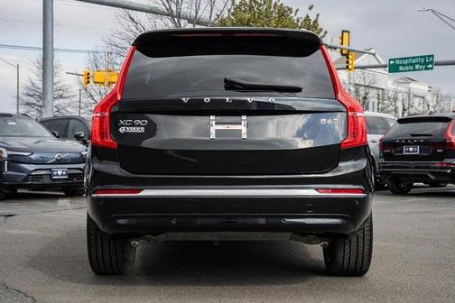 2024 Volvo XC90 B6 Plus Bright Theme 6-Seater