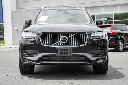 2022 Volvo XC90 T5 Momentum