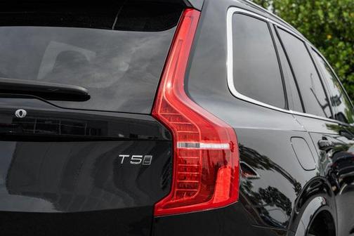 2022 Volvo XC90 T5 Momentum