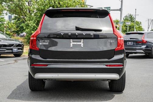 2022 Volvo XC90 T5 Momentum