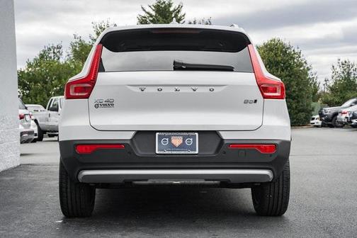 2025 Volvo XC40 B5 Plus Bright Theme