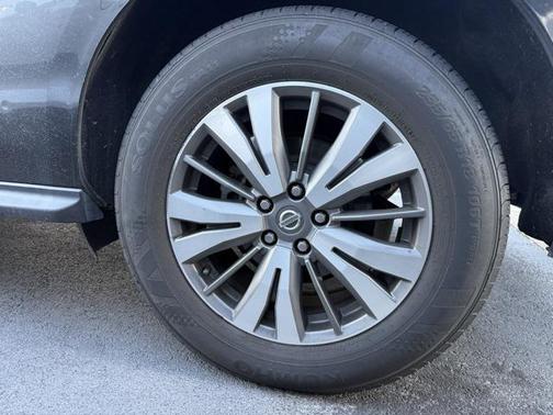 2019 Nissan Pathfinder SL