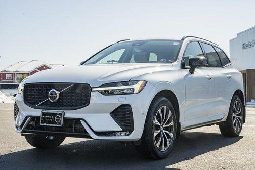 2024 Volvo XC60 B5 Plus Dark Theme