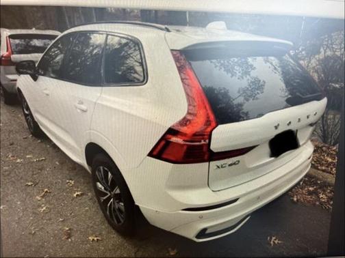 2024 Volvo XC60 B5 Plus Dark Theme