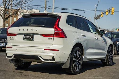 2024 Volvo XC60 B5 Plus Dark Theme