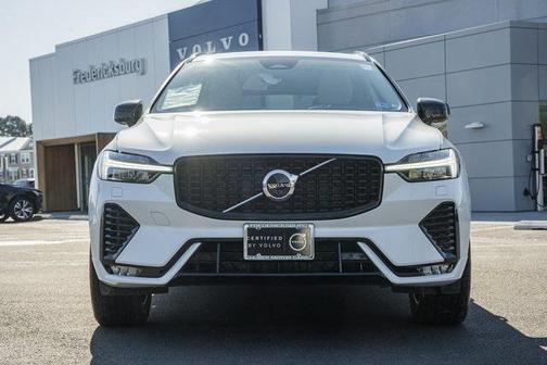 2024 Volvo XC60 B5 Plus Dark Theme