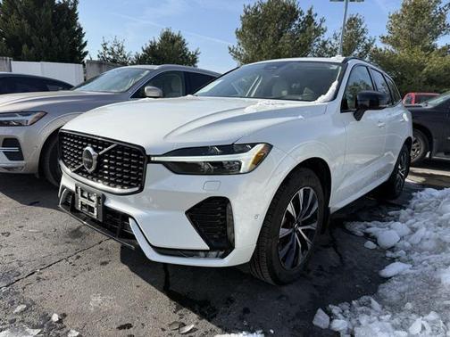 2024 Volvo XC60 B5 Plus Dark Theme