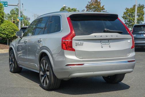 Silver Dawn Metallic 2023 Volvo XC90 Recharge Plug-In Hybrid T8 Ultimate 6-Seater