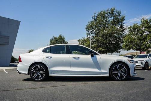 2021 Volvo S60 T6 R-Design