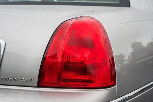 2004 Lincoln Town Car Ultimate