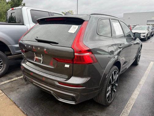 2024 Volvo XC60 Recharge Plug-In Hybrid T8 Ultimate Dark Theme