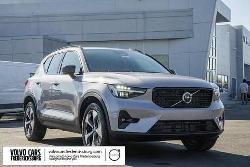 2026 Volvo XC40 Plus, B5 AWD Gas (mild hybrid), Dark