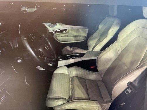 2022 Volvo XC90 Recharge Plug-In Hybrid T8 R-Design 7 Passenger