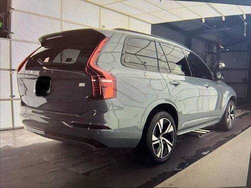 2022 Volvo XC90 Recharge Plug-In Hybrid T8 R-Design 7 Passenger