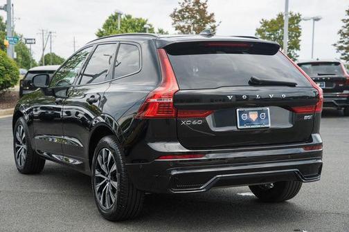 Onyx Black Metallic 2025 Volvo XC60 B5 Plus
