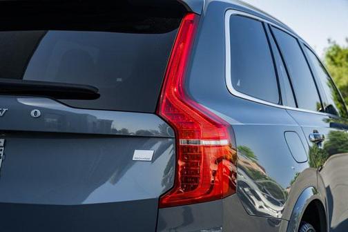 2022 Volvo XC90 Recharge Plug-In Hybrid T8 Inscription 6 Passenger