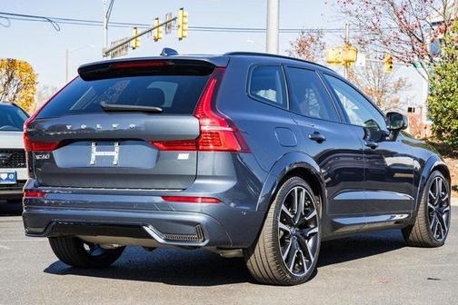 2024 Volvo XC60 Recharge Plug-In Hybrid T8 Ultimate Dark Theme