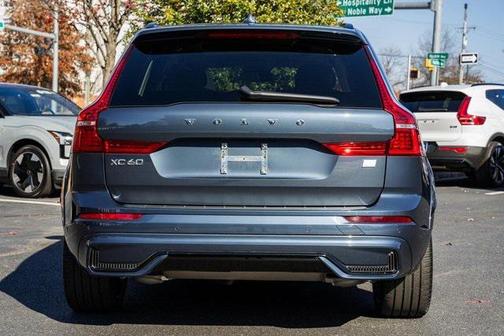 2024 Volvo XC60 Recharge Plug-In Hybrid T8 Ultimate Dark Theme