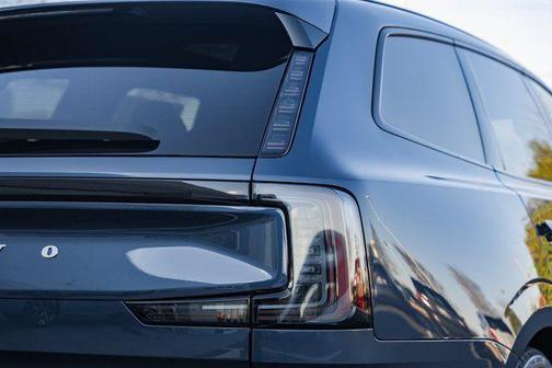 Denim Blue Metallic 2025 Volvo EX90 Twin Motor Performance Ultra 6-Seater