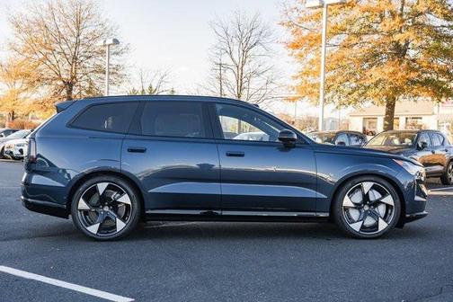 2025 Volvo EX90 Twin Motor Performance Ultra 6-Seater