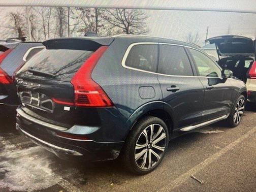 2023 Volvo XC60 Recharge Plug-In Hybrid T8 Ultimate Bright Theme