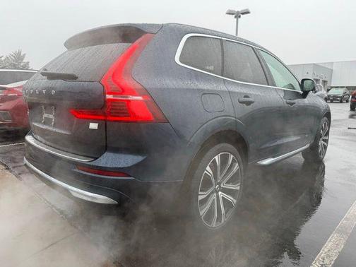 2023 Volvo XC60 Recharge Plug-In Hybrid T8 Ultimate Bright Theme