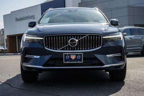 2023 Volvo XC60 Recharge Plug-In Hybrid T8 Ultimate Bright Theme