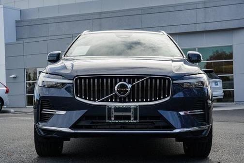2023 Volvo XC60 Recharge Plug-In Hybrid T8 Plus Bright Theme