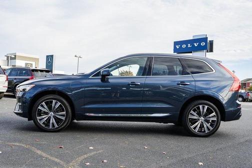2023 Volvo XC60 Recharge Plug-In Hybrid T8 Plus Bright Theme