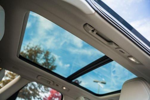 2023 Volvo XC60 Recharge Plug-In Hybrid T8 Plus Bright Theme