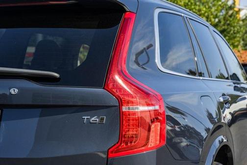 2022 Volvo XC90 T6 Inscription