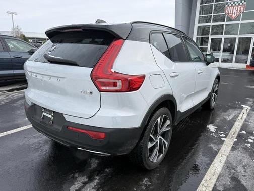 2020 Volvo XC40 T5 R-Design