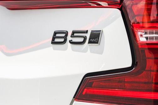2024 Volvo S60 B5 Plus Black Edition