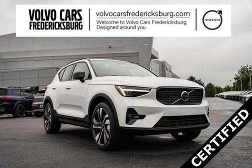 2025 Volvo XC40 B5 Ultra Dark Theme
