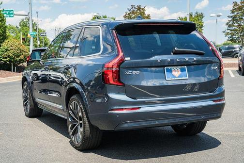 Denim Blue Metallic 2025 Volvo XC90 Plug-In Hybrid T8 Ultra 6-Seater
