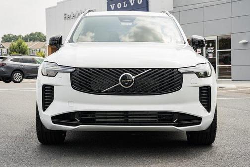 2026 Volvo XC90 Plug-In Hybrid T8 Ultra Dark Theme 7-Seater