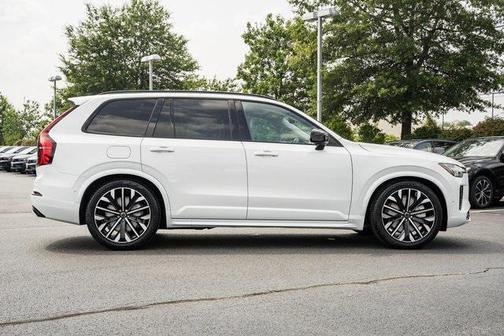 2026 Volvo XC90 Plug-In Hybrid T8 Ultra Dark Theme 7-Seater