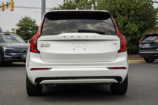 2026 Volvo XC90 Plug-In Hybrid T8 Ultra Dark Theme 7-Seater