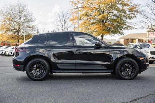 2017 Porsche Macan Base