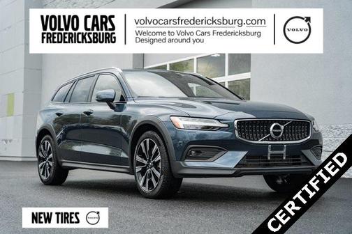 2022 Volvo V60 Cross Country T5