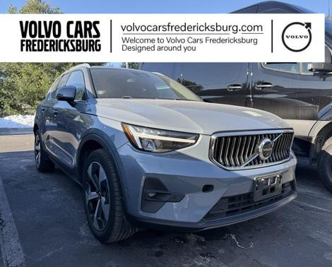 2023 Volvo XC40 B5 Plus Bright Theme