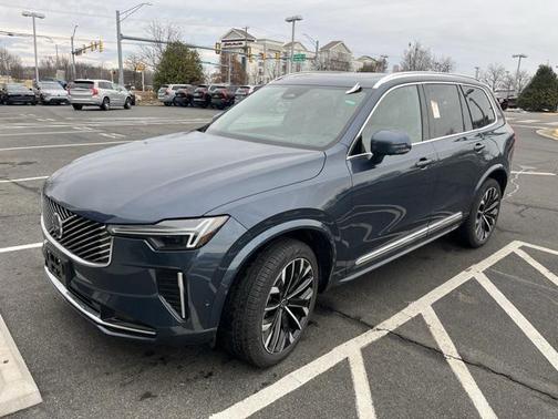 2025 Volvo XC90 B6 Plus 7-Seater