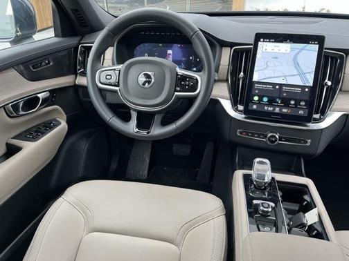 2025 Volvo XC90 B6 Plus 7-Seater