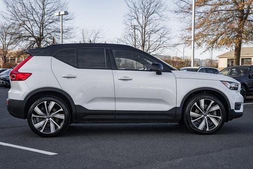 2021 Volvo XC40 Recharge Pure Electric P8