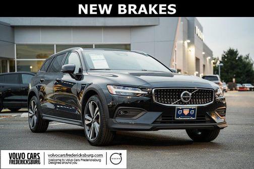 2023 Volvo V60 Cross Country B5 Plus
