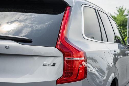 2025 Volvo XC90 B6 Plus 7-Seater
