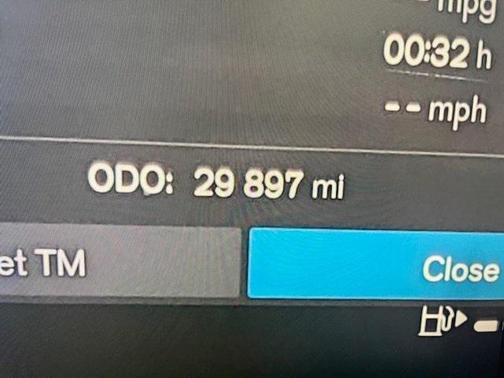 2023 Volvo XC60 B5 Ultimate Bright Theme