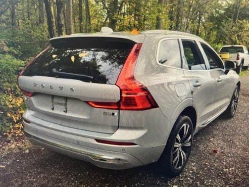 2023 Volvo XC60 B5 Ultimate Bright Theme