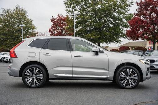 2023 Volvo XC60 B5 Ultimate Bright Theme